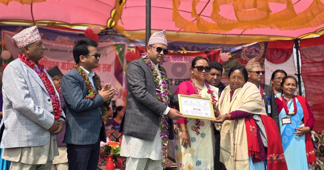 गौरीशङ्कर गाउँपालिका पूर्ण खोप सुनिश्चितता घोषणा, स्वयंसेविकालाई सम्मान