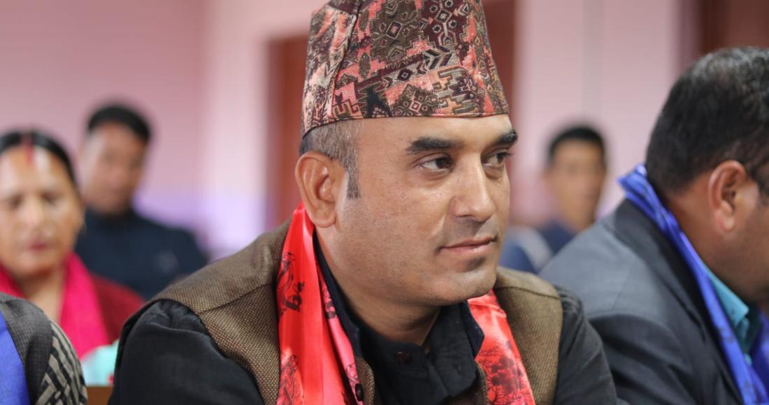 कमरेड, अब सच्चिने कि सक्किने?