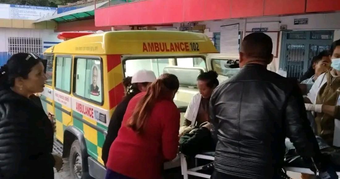 दोलखामा कार–मोटरसाइकल ठोक्किँदा एक युवक गम्भीर घाइते